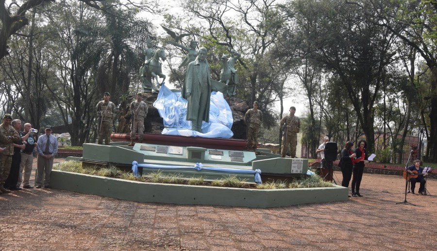 Con emotivo acto, Apóstoles conmemoró el 174 aniversario del fallecimiento del General Don José de San Martín