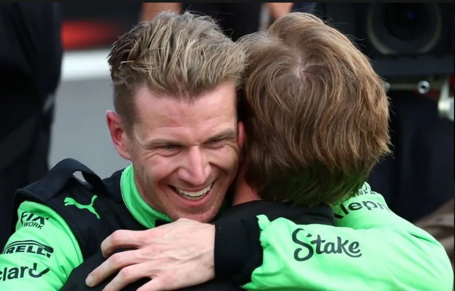 Nicolás Hulkenberg se subió al podio y fue la sorpresa en Silverstone: El piloto alemán largó 19° y finalizó detrás de los McLaren de Lando Norris y Oscar Piastri en el Gran Premio de Gran Bretaña de la Fórmula 1