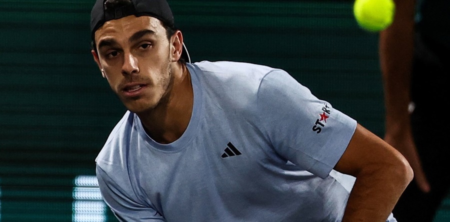 El tenista argentino Fran Cerúndolo cayó por paliza en Auckland y siguen las malas en el arranque de 2024 para el tenis argentino