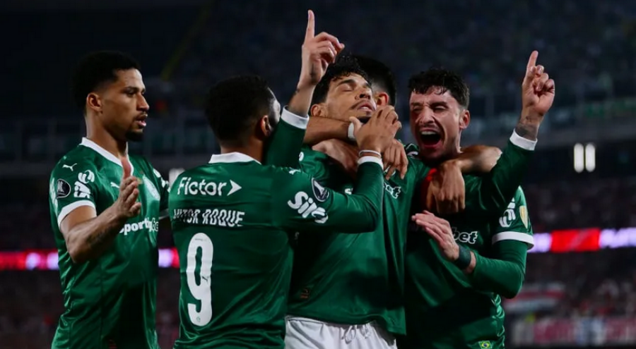 River Plate se despertó tarde, cayó con Palmeiras y el próximo miércoles en San Pablo se define quién pasa a semis en la Copa Libertadores