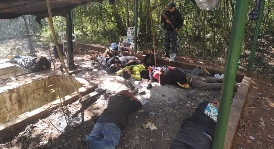 Misiones: Capturaron a siete integrantes de una banda narco que operaba desde el monte, incautaron cocaína y objetos robados