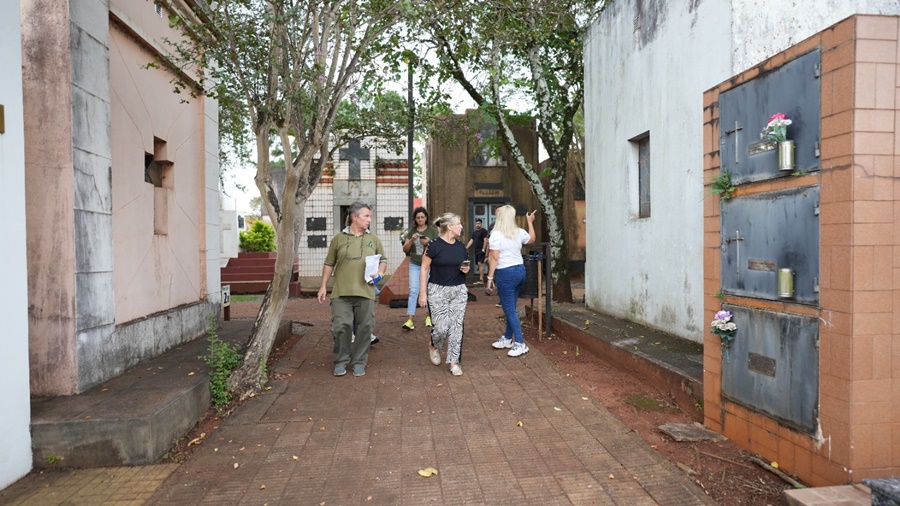 Semana Santa en Apóstoles: Se inauguró el Circuito Histórico – Cultural del Cementerio