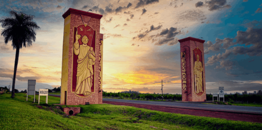 Vacaciones de Invierno en Apóstoles: Vista del atardecer en el Portal de acceso a la ciudad, sobre la Ruta Provincial N° 1