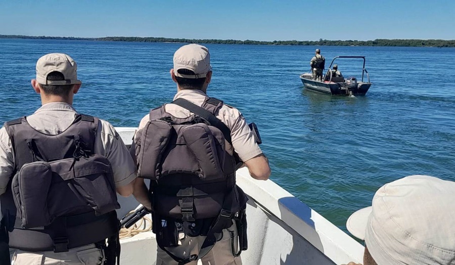 Prefectura Naval Argentina continúa controlando la pesca
