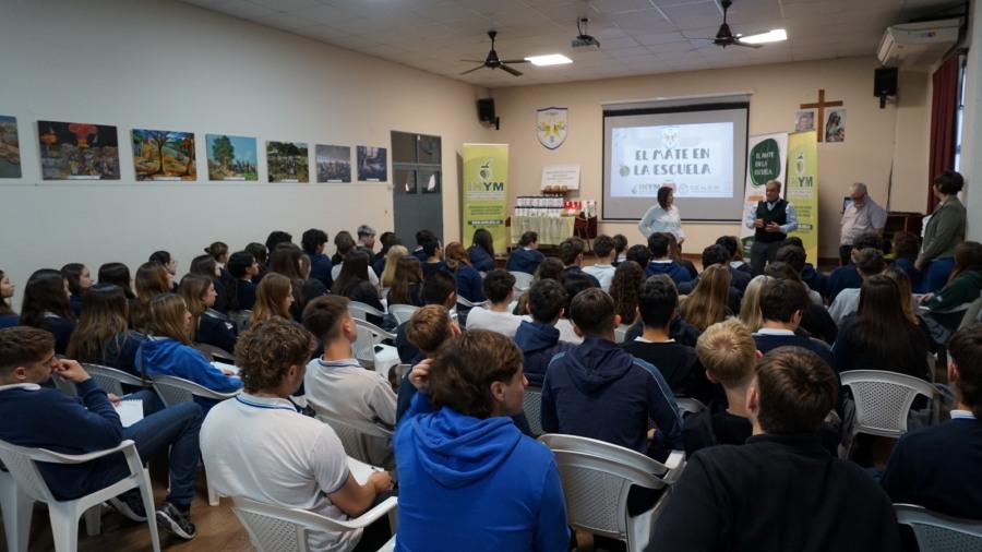 Santa Fe: Estudiantes de la ciudad de Rafaela se sumaron a “El Mate en la Escuela”