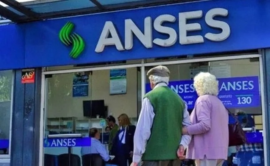 Jubilaciones: Sergio Massa y Fernanda Raverta anunciaron aumento del 20,92% y bonos de refuerzo