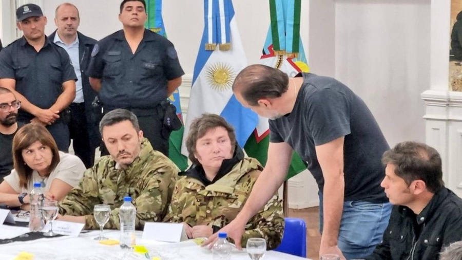 El temporal dejó 13 muertos: Milei llegó a Bahía Blanca junto a varios Ministros
