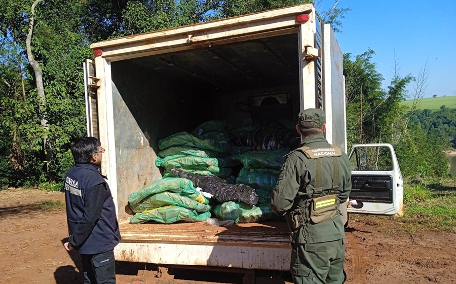Transportaban tres mil kilos de carne sin cadena de frío, los ocupantes del vehículo tenían visibles intenciones de trasponer la frontera por un paso no habilitado