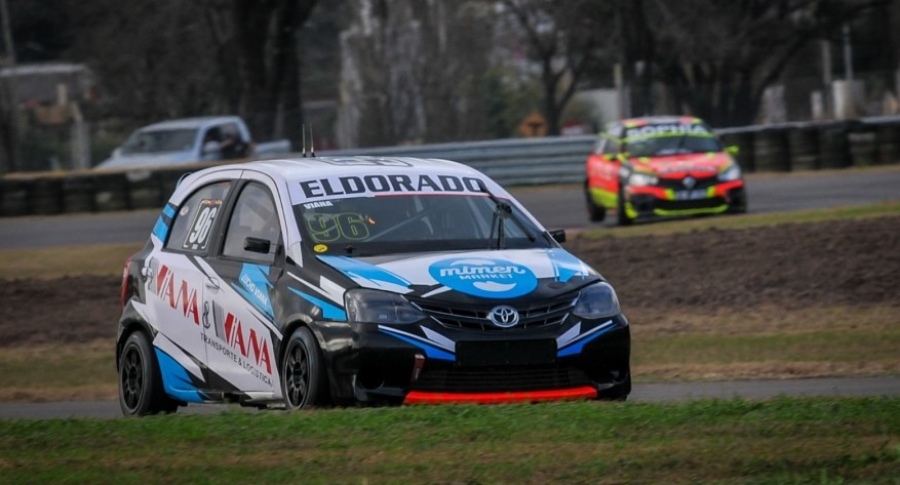 Turismo Pista: El piloto misionero Luciano Viana tuvo un gran día y fue cuarto en la final de la Clase 3
