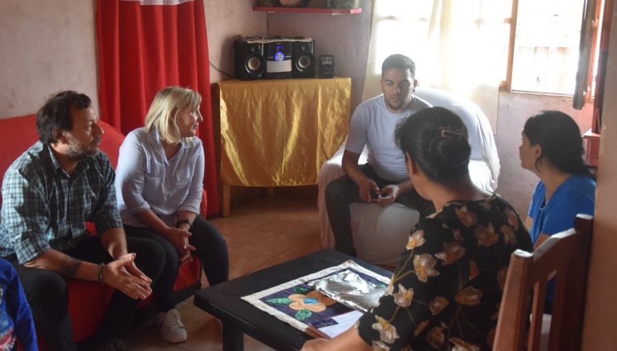 Apóstoles: Entrega de tarjetas e insumos del Programa Hambre Cero