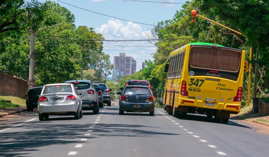 La ciudad de Posadas moderniza su sistema de tránsito, con el monitoreo de un control semafórico a través de 4G y GPS