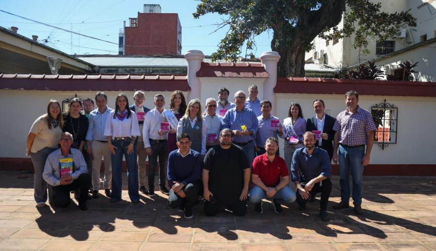 Gobernador Hugo Passalacqua presentó la 16° Expo Región de Las Flores que se realizará en la localidad de Puerto Rico: “Queremos que Misiones se convierta en referente en la producción de flores en Latinoamérica”