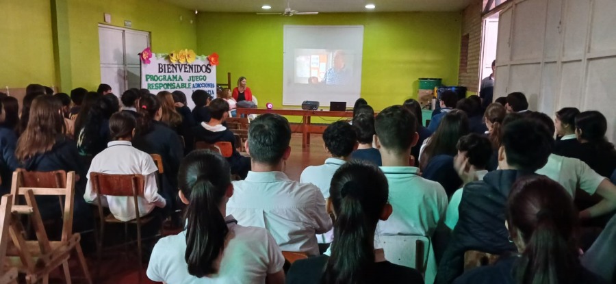 Charlas sobre prevención de adicciones para alumnos en la localidad misionera de Gobernador Roca