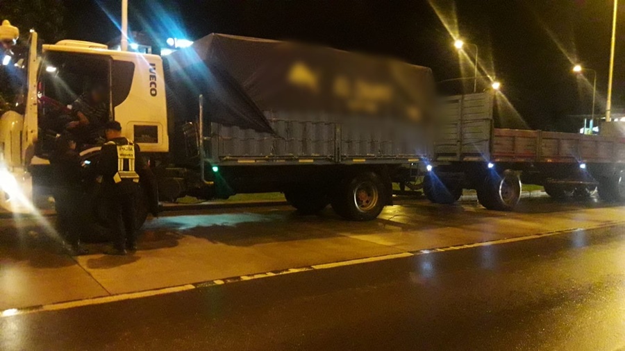 Misiones: La Policía Provincial retuvo dos camiones por evadir los puestos de control fiscal de Azara y Centinela