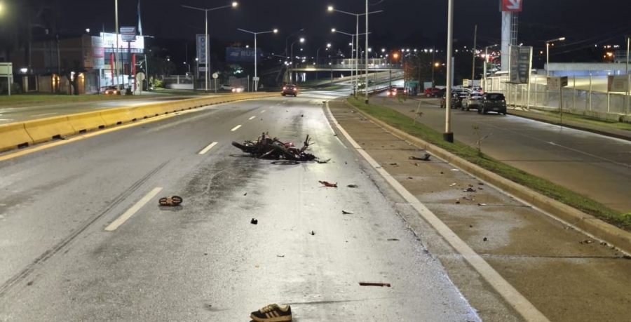 Falleció un joven tras un siniestro vial en la ciudad de Posadas: La víctima viajaba como acompañante en una motocicleta