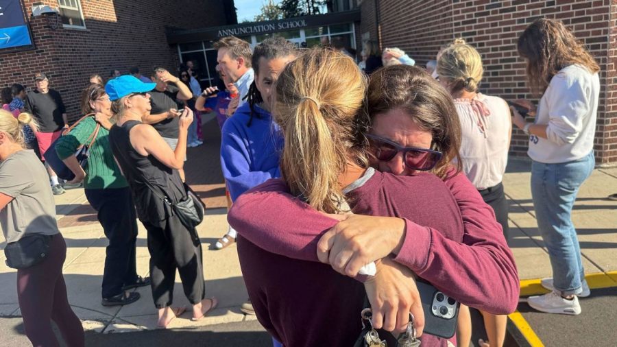 Estados Unidos: Dos niños murieron en un tiroteo en la Escuela Católica Annunciation en la ciudad de Minneapolis, tenían ocho y diez años y al menos 17 personas resultaron heridas