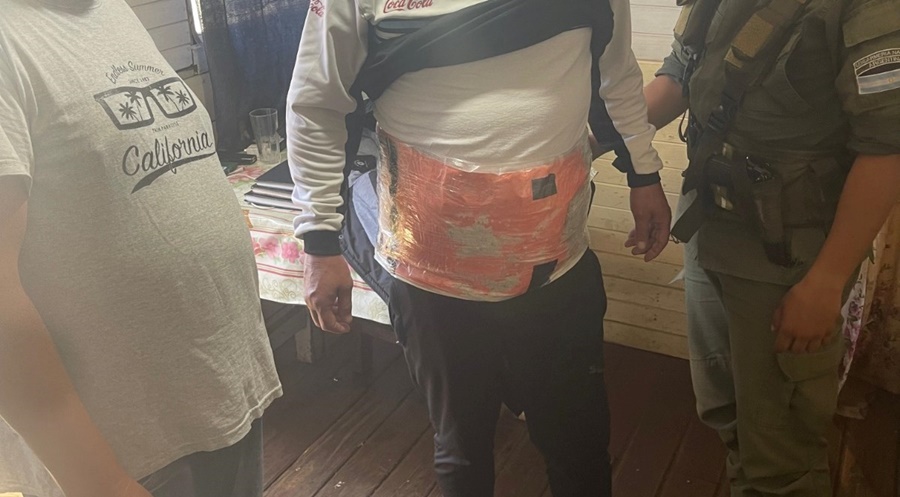 Cuatro personas llevaban veinte kilos de éxtasis adosados al cuerpo, la cantidad del alucinógeno descubierto posee una cotización multimillonaria dentro del negocio de las drogas de diseño