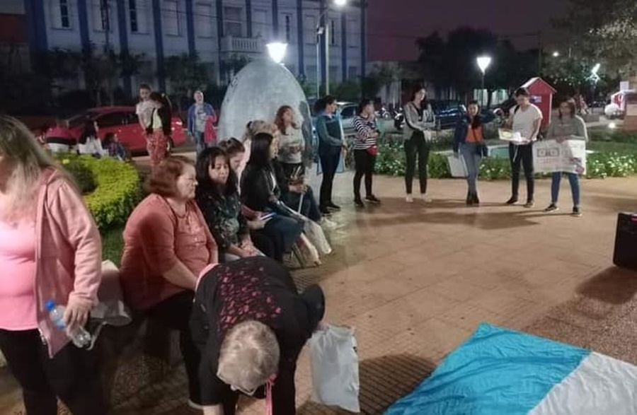 Apóstoles: Hubo una importante manifestación y asamblea de docentes