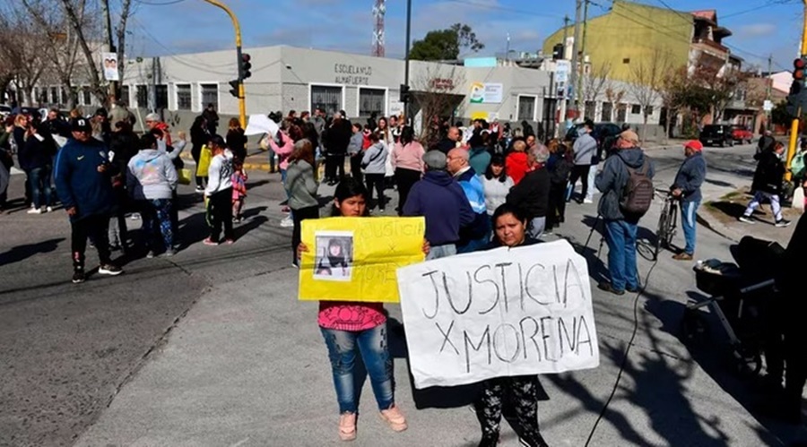 Lanús: Ya hay 7 detenidos por la muerte de la nena de 11 años, los dos principales sospechosos de haber cometido el asesinato serían mayores de edad, familiares, amigos y vecinos de la víctima convocaron a una movilización