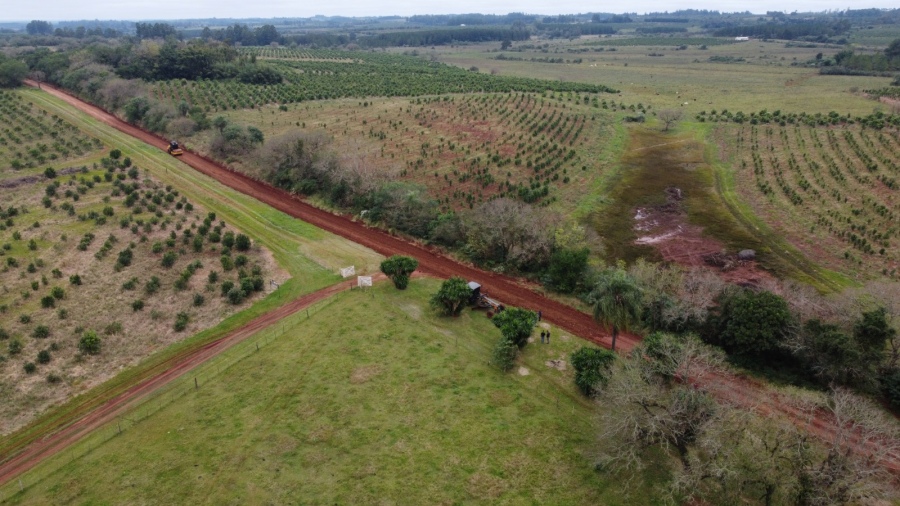 Apóstoles: Continúan los trabajos sobre caminos rurales del Municipio, es fundamental mantener en buen estado estos accesos tan importantes para el vecino productor