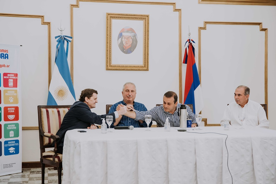 Misiones: El Gobernador Oscar Herrera Ahuad presentó el nuevo Programa Provincial "Ahora Taxi"