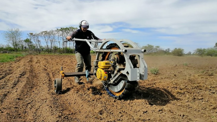 Desarrollan un microtractor para producciones de baja escala