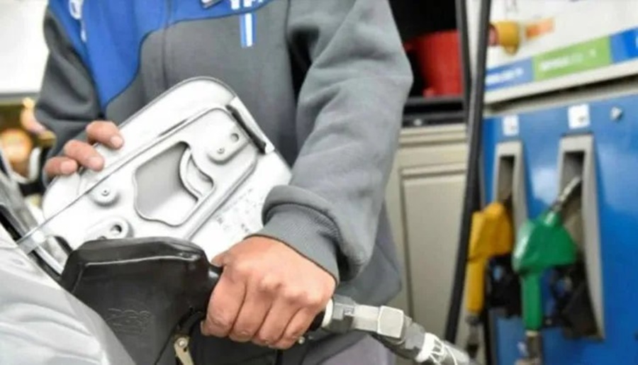 Desde la cero hora de este viernes: YPF sigue al resto de las petroleras y sube los precios de sus combustibles un 12,5% y acordaron además con las petroleras definir un sendero de precios para los meses de Septiembre y Octubre