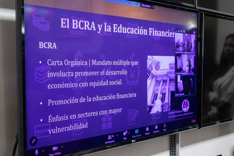 "Finanzas Cerca", un programa de educación financiera que llega a la Universidad de las Fuerzas de Seguridad de Misiones