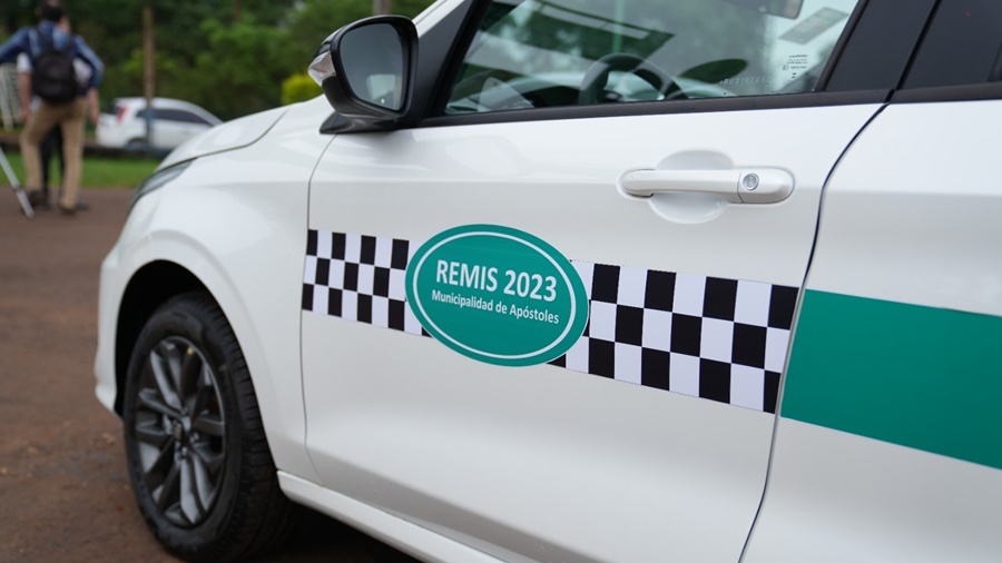 Apóstoles: Entregaron nuevas unidades del Programa “Ahora Taxi”