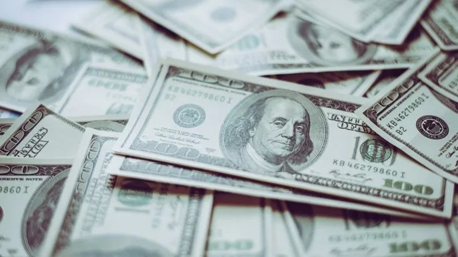 Al inicio de la jornada, el dólar blue vuelve a subir y alcanza un nuevo récord