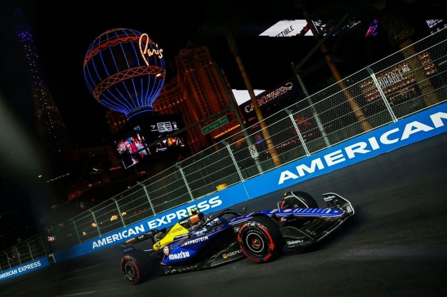 GP de Las Vegas de Fórmula 1: El argentino Franco Colapinto fue 14° con el Williams, el británico George Russell venció con Mercedes y que terminó consagrando a Max Verstappen con Red Bull su cuarto título como campeón del mundo