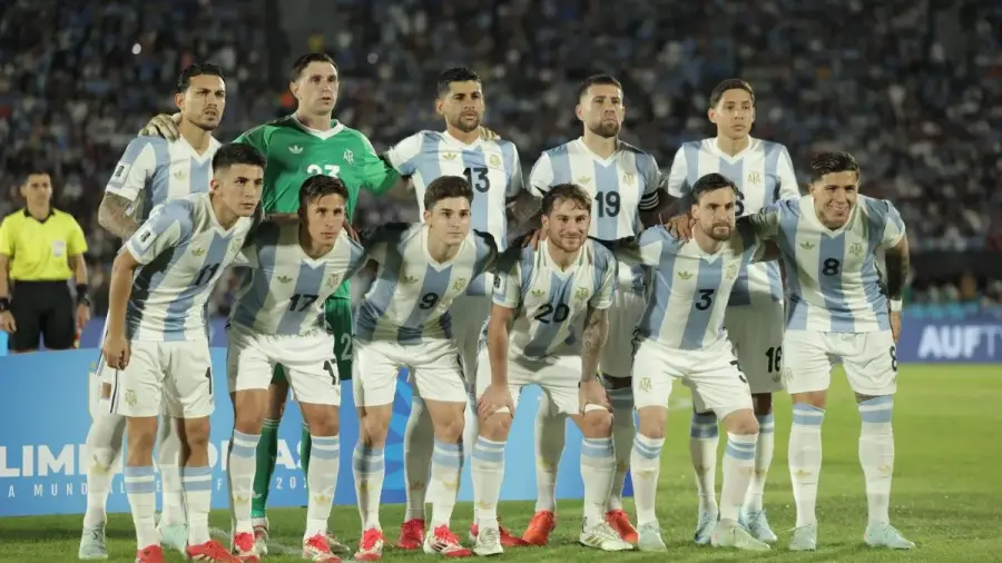 Eliminatorias: Con un golazo de Thiago Almada, la Selección Argentina ganó en Uruguay y quedó casi clasificada al Mundial