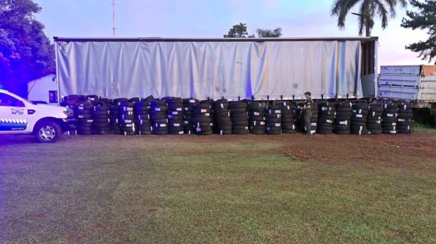 Gendarmería Nacional secuestró 700 neumáticos y 23 mil paquetes de cigarrillos: Se trataron de tres operaciones llevadas a cabo en la provincia de Misiones