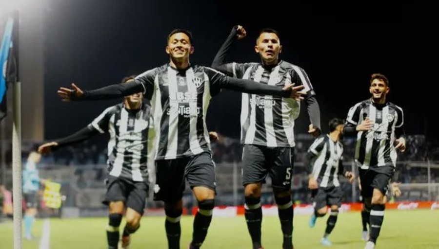 Copa Argentina: Central Córdoba de Santiago del Estero le ganó 2 a 1 a Estudiantes y avanzó a octavos de final