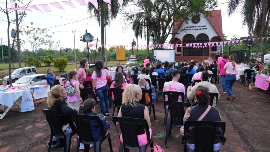 Con exito se desarrollo el evento de concientización sobre el Cáncer de Mama en Apóstoles