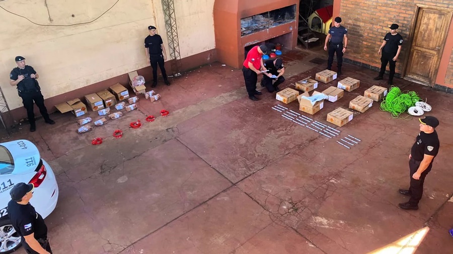 En la ciudad de Oberá la Policía de Misiones allanó una vivienda en la cual ocultaban un arsenal de explosivos y detonadores