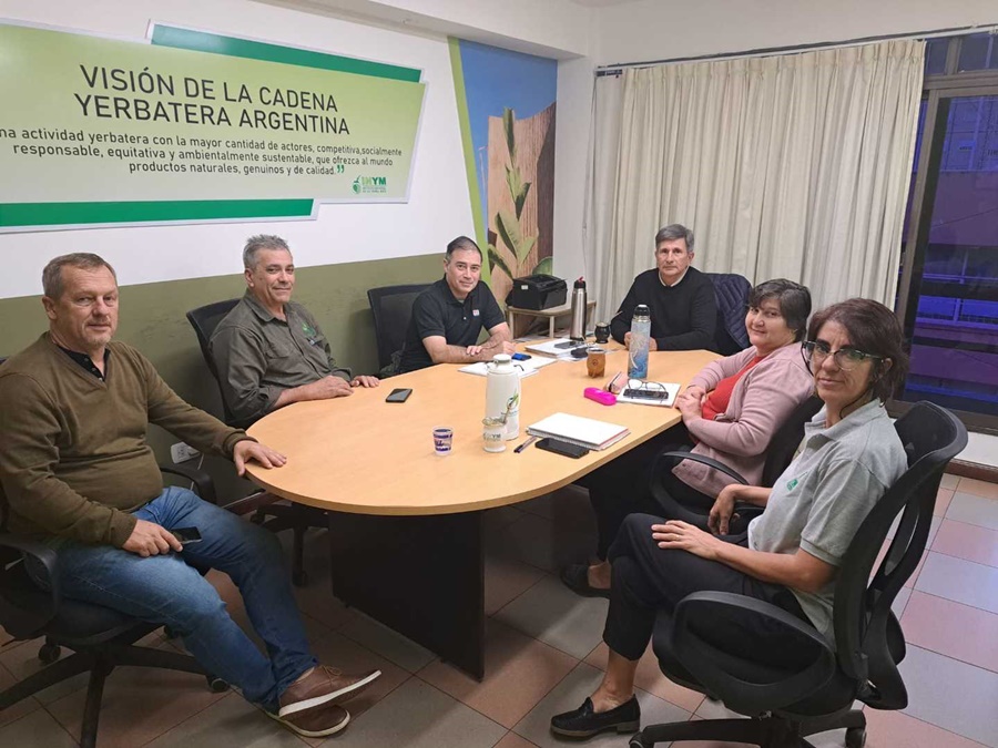 Manejo integrado de suelo, planta y animales en yerbales