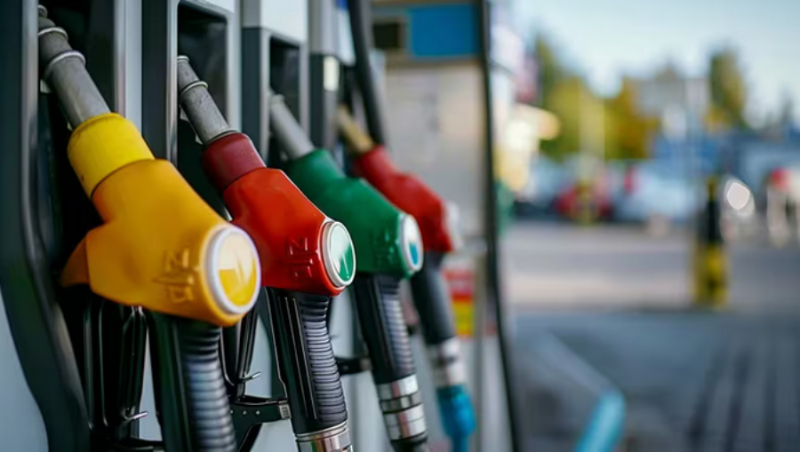 La nafta y el gasoil aumentarán hasta 4% promedio desde este día lunes: A cuánto quedará el litro