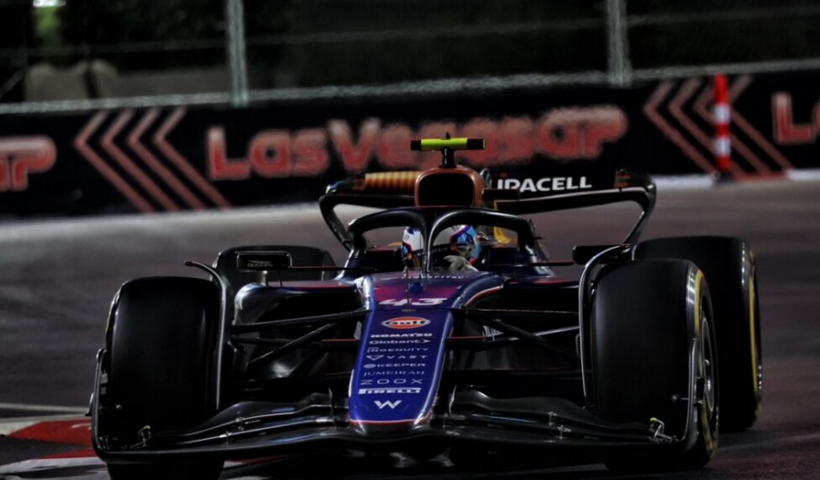 Gran Premio de Las Vegas de Fórmula 1: El argentino Franco Colapinto con el Williams FW46 fue eficaz en la segunda práctica nocturna y el británico Lewis Hamilton con el Mercedes volvió a marcar el mejor tiempo