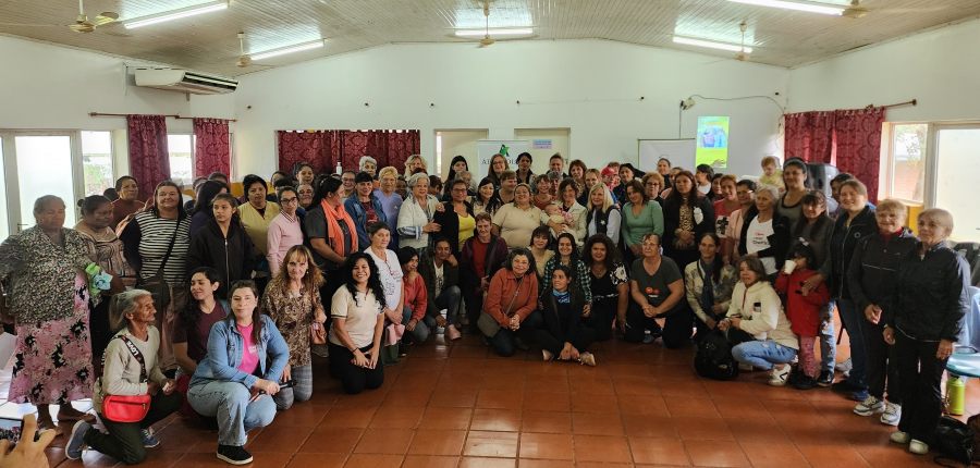 Apóstoles: Se realizó un taller de liderazgo y participación, el objetivo fue empoderar y fortalecer el rol de las mujeres en la comunidad y contó con más de ochenta participantes