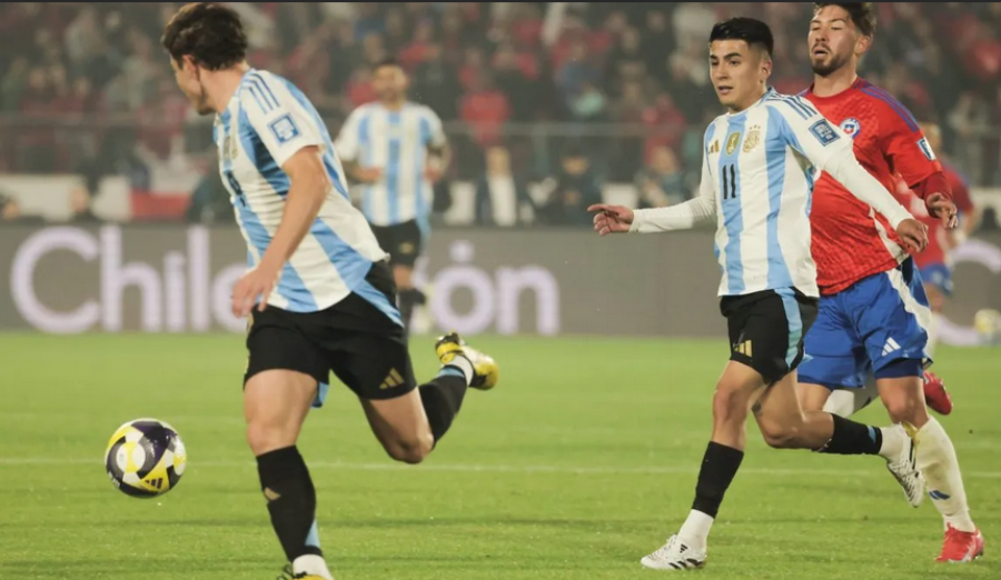 Eliminatorias: Con un golazo de Julián Álvarez, la Selección Argentina venció a Chile, que quedó al borde de la eliminación