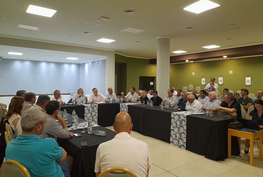 Córdoba quiere que se trate a la lechería como una economía regional
