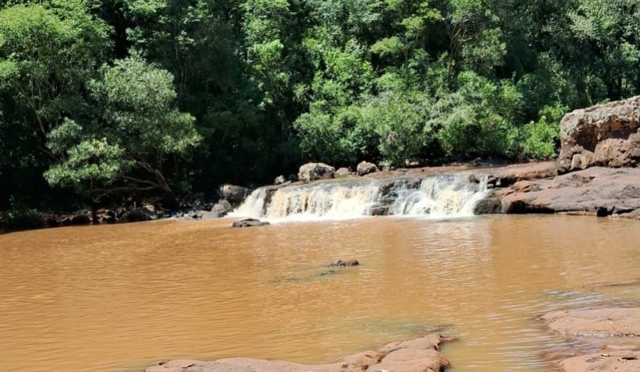 Buscan a un adolescente de 15 años que habría desaparecido en el Arroyo Tabay, en la localidad misionera de Jardín América
