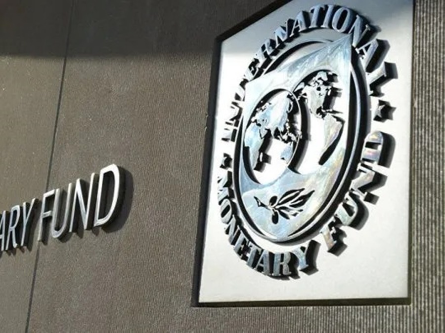 La economía que se viene: Para el Financial Times, Argentina recurre al FMI "en un último intento para evitar una devaluación"