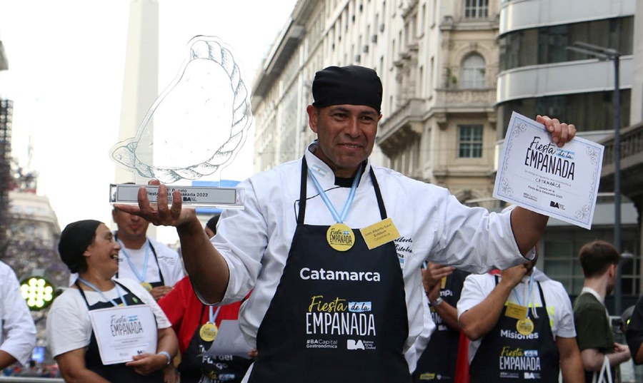 Se eligió la mejor empanada del país en el Obelisco, el ganador es de Catamarca
