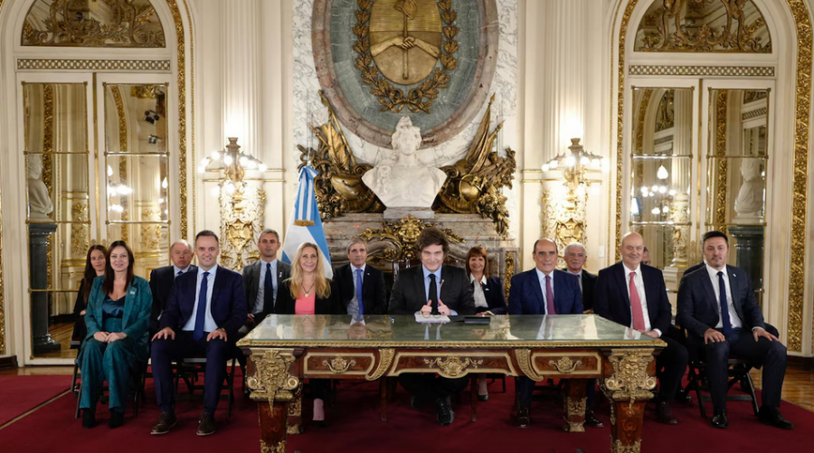 El Presidente Javier Milei dijo que la Argentina recibirá 32 mil millones de dólares y afirmó: “Eliminamos el cepo para siempre”