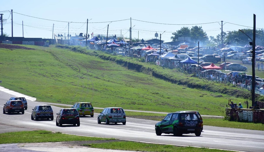 Campeonato Misionero de Automovilismo en Pista: El Autódromo Rosamonte de Posadas vibró con la participación de 120 pilotos en la tercera fecha del calendario 2023