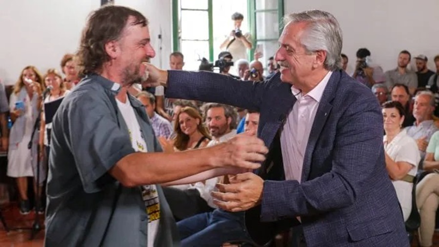 En Luján: Fernández destacó a Francisco como "el mayor líder moral y ético" del mundo