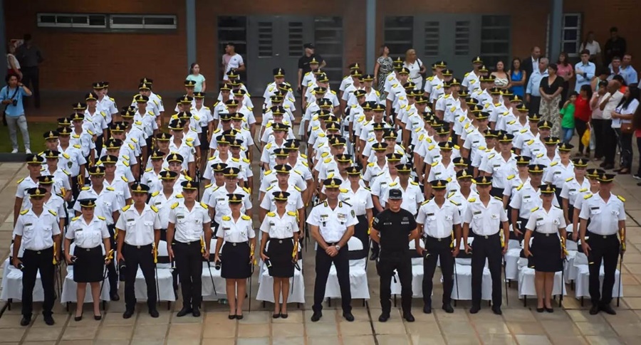 Formación académica: La Policía de Misiones cuenta con 139 nuevos oficiales licenciados en seguridad