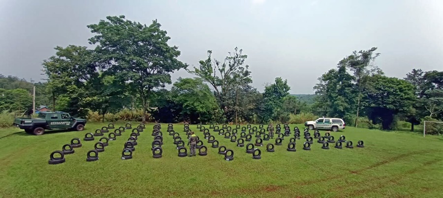 Gendarmes secuestran más de doscientos neumáticos de contrabando, los mismos habían sido enviados por encomienda